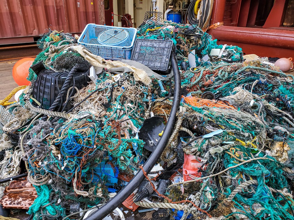 TheOceanCleanup-System_002-Trip_6-Extraction_Nets_Crates.jpg